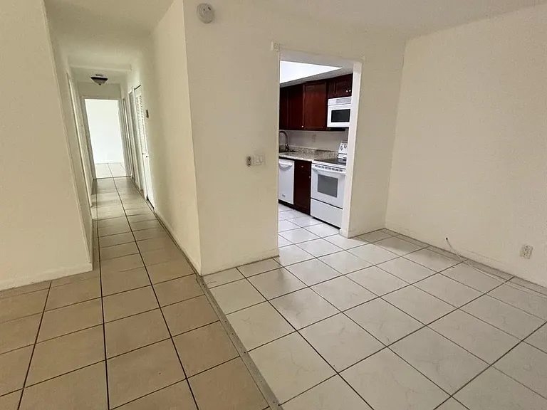 2148 NW 57th Ave #14 — Photo 9