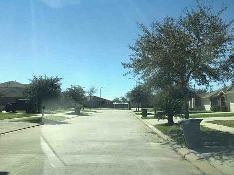 Exterior Neighborhood (street photo)