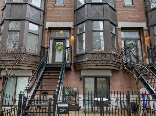 207 E 13th St, Chicago, IL 60605