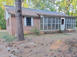 70 Brady Ln, Smoaks, SC 29481