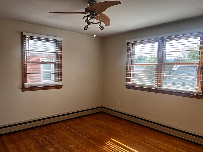 10 Steiger Ave #1 — Photo 3