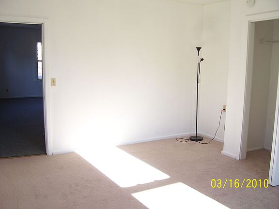 Master bedroom (unit 3)