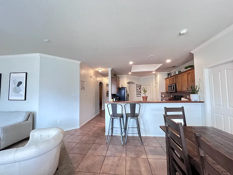 6441 Payton Dr — Photo 2