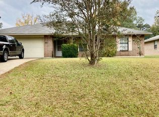 9014 Hollow Bluff Dr, Haughton, LA 71037