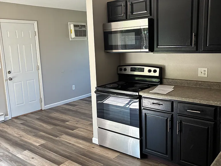 1665 Saratoga Dr — Photo 9