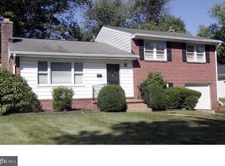 17 Wayne Dr, Wilmington, DE 19809