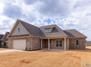 118 Meadow Ridge Dr, Hazel Green, AL 35750