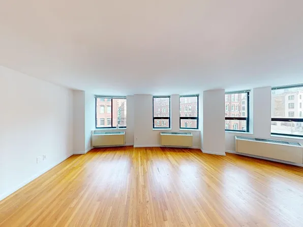 121 Reade Street image 1 of 13