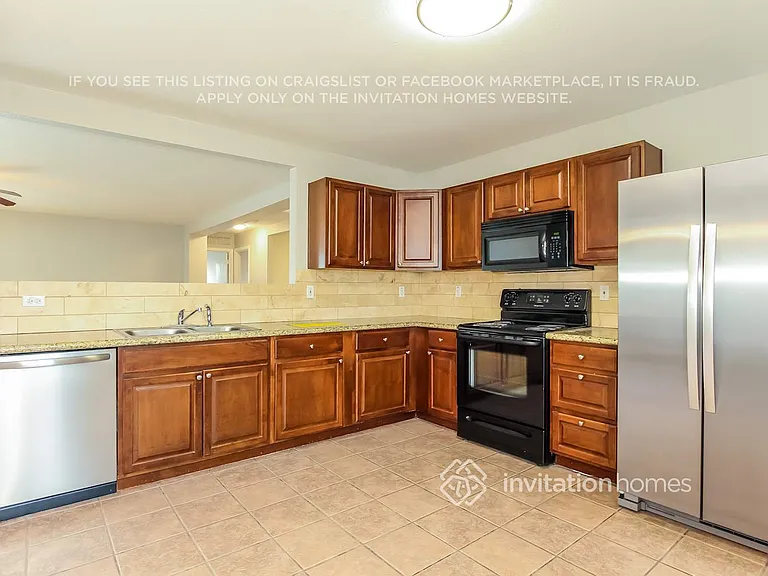 11601 W Windrose Ave — Photo 6