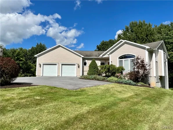 3916 East St, Skaneateles, NY 13152