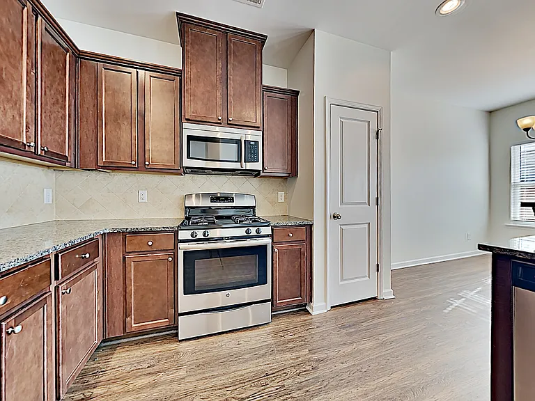 468 Whispering Breeze Ln — Photo 6