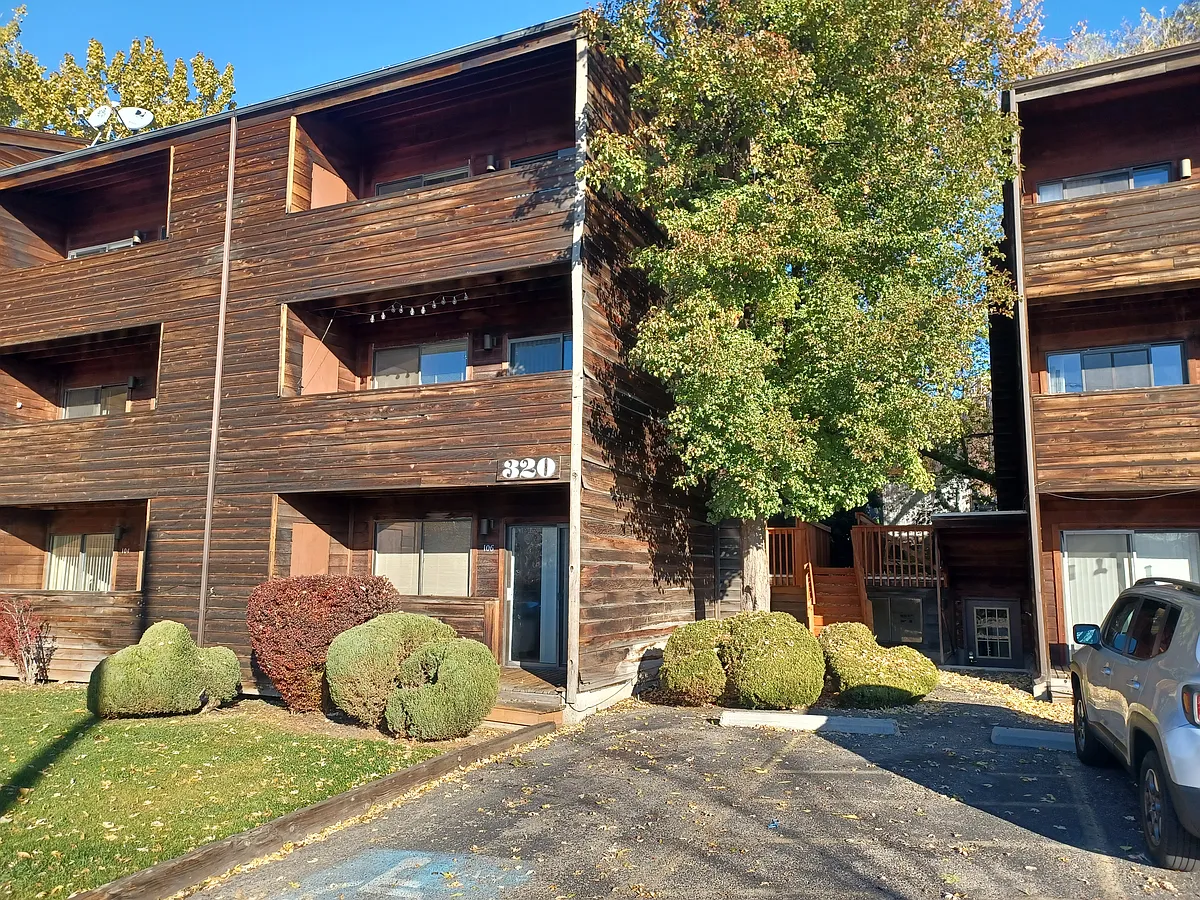 Building Photo - Parklane Apartments