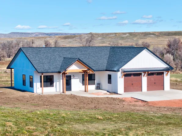 6 Town Road Ln, Ranchester, WY 82839