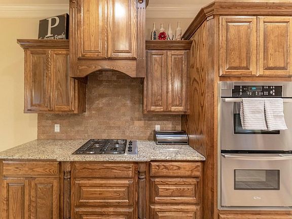 4th image of 5305 Greathouse Ave
