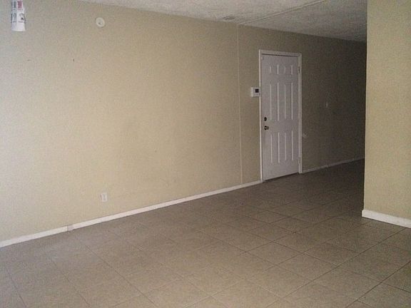 2nd image of 3515 N Taft Ave