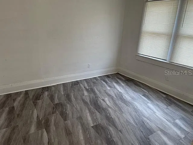 221 W Emily St — Photo 10