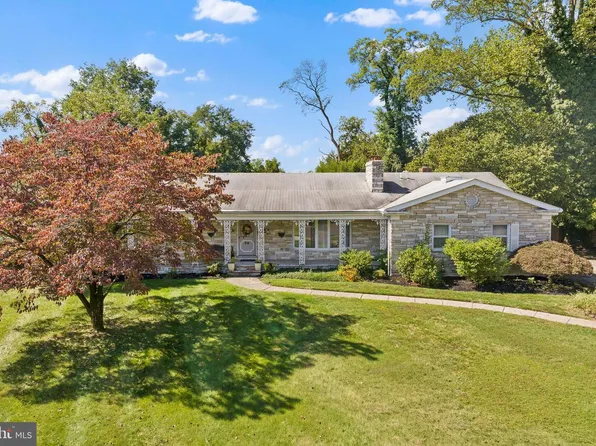 28 Wedge Dr, Hamilton, NJ 08610