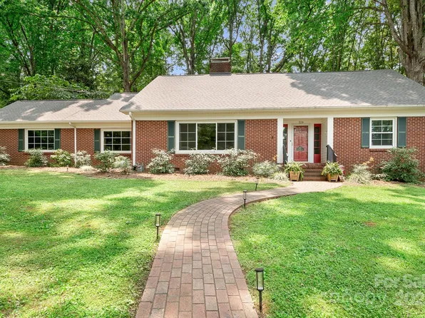 329 N Oakwood Dr, Statesville, NC 28677