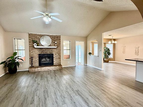 5th image of 3127 Summer Ave