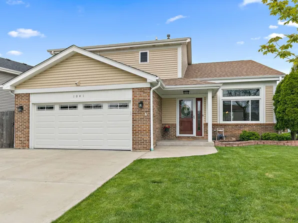1041 N Cardinal Dr, Palatine, IL 60074