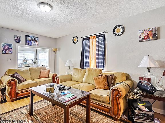 5th image of 2904 W 16TH Street