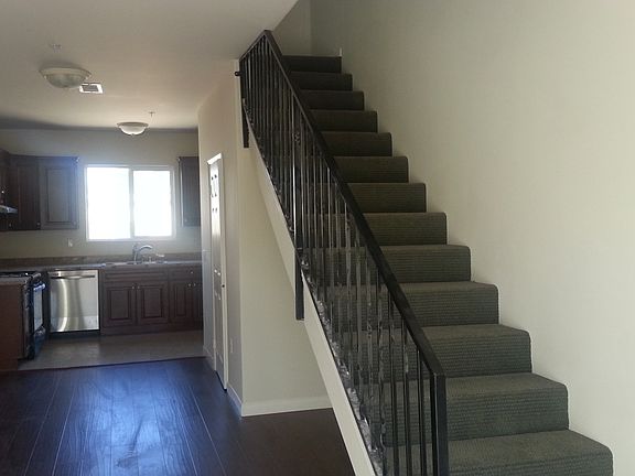 5th image of 14161 Delano St APT 10