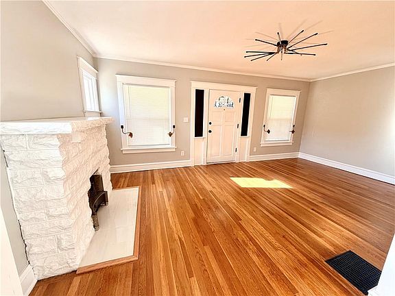 5th image of 3811 College Ave