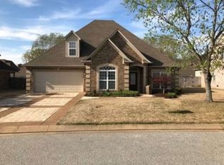 31 Brooksies Pond Cv, Jackson, TN 38305