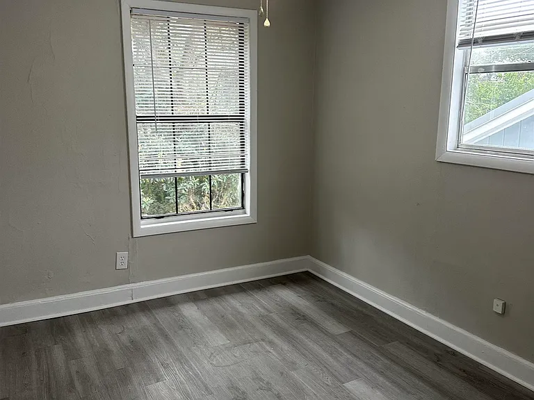 229 S Lipona Rd #B — Photo 10