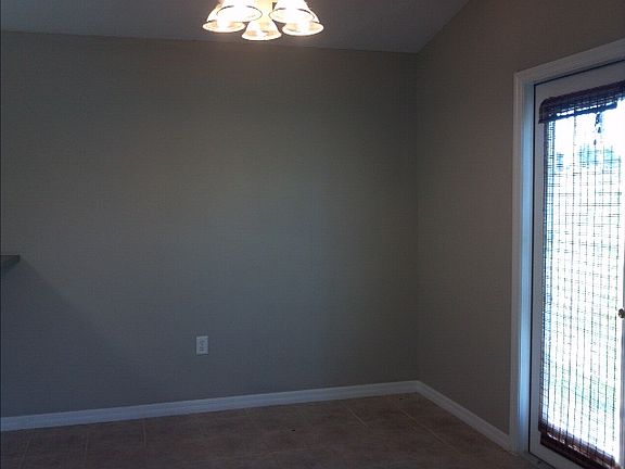 5th image of 306 SE Lindale Gln