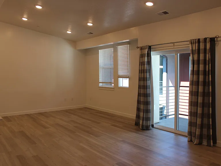 463 W 60 S #M302 — Photo 43