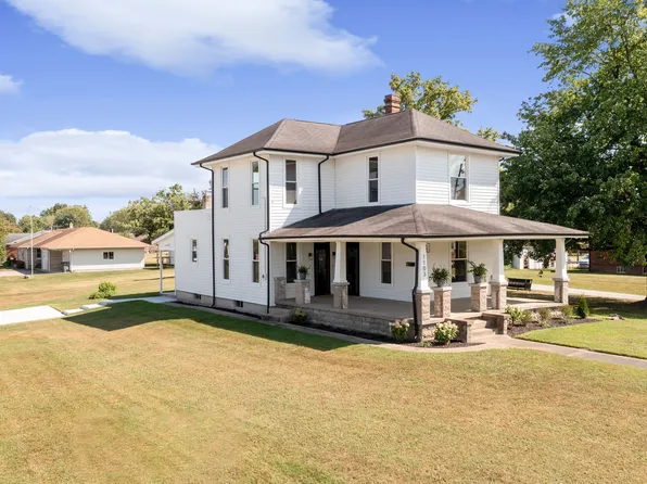 1103 S Walnut St, Seymour, IN 47274