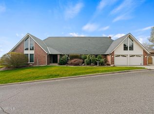 6102 Douglas Dr, Yakima, WA