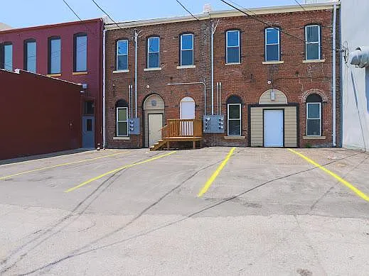 Building Photo - 509 S Main St