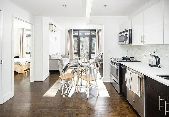 5th image of 148 E 98th St APT 5B