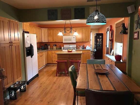 4th image of 2609 School Dr