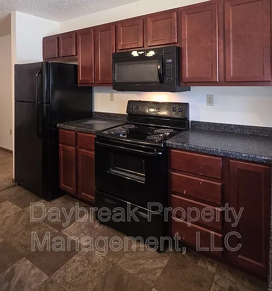 317 16th St S #4 — Photo 5