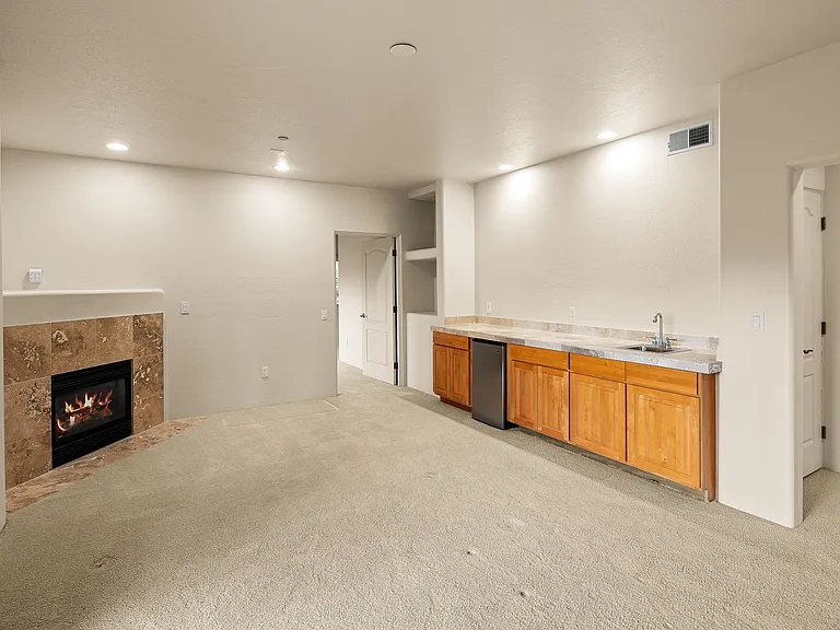 227 Les Springs Dr — Photo 44