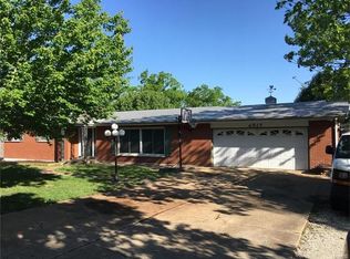 4517 Meadow Dr, High Ridge, MO 63049