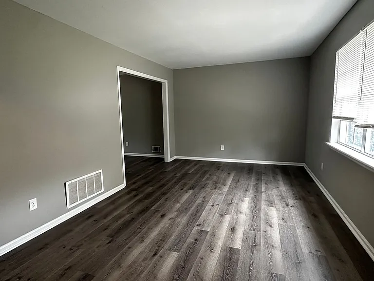 4565 Rockdale Ct — Photo 4