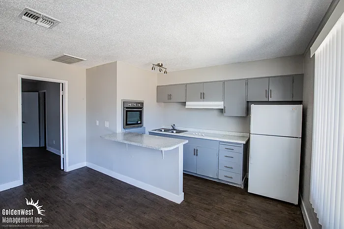 500 N Decatur Blvd #2 — Photo 4