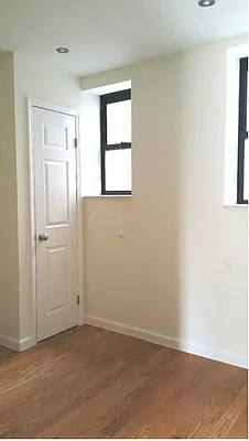 Rented by Mdrn Residential | media 35