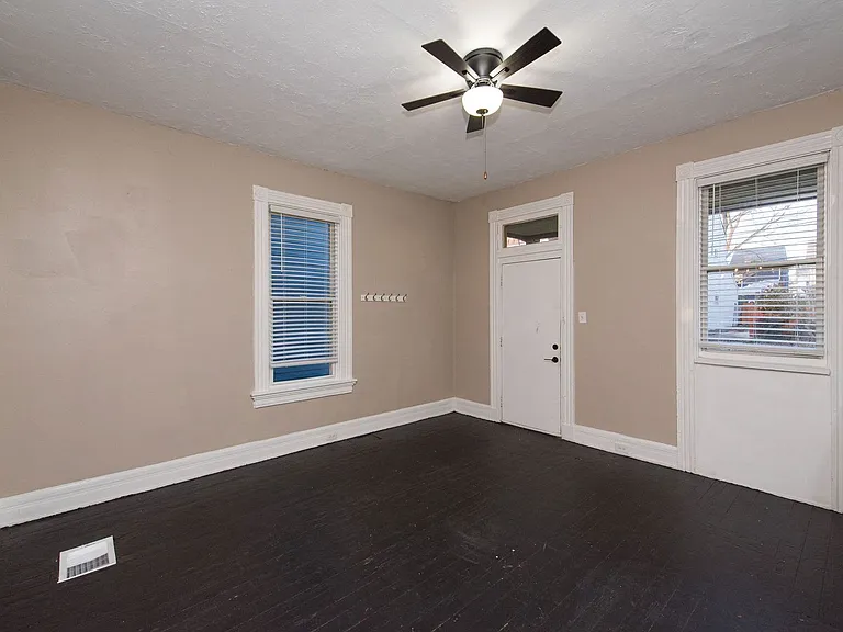 4160 Lakeman St — Photo 13