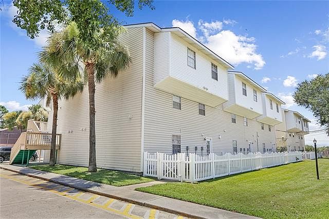 1st image of 901 Joe Yenni Blvd APT B1