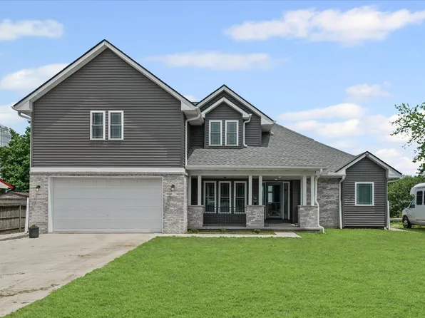 103 S 1st St, Strawn, IL 61775