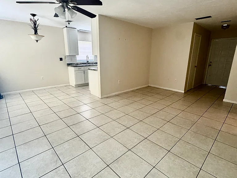 3307 NW 18th St — Photo 10