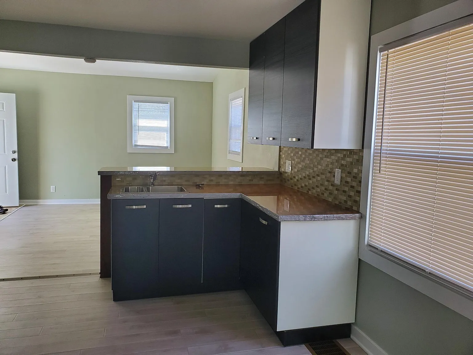 3 bed, 1214 sqft, $1,600 — Photo 4