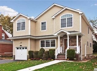 652 Marion Dr, East Meadow, NY
