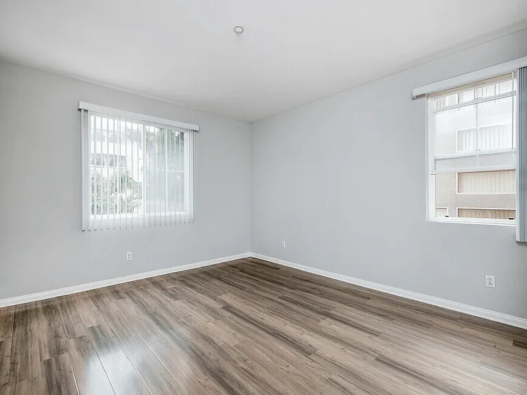 Lido Apartments - 3623 Jasmine Ave — Photo 16