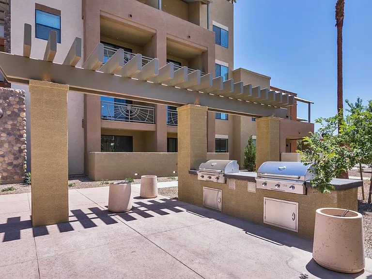 Noria Robson Luxury Apartments — Photo 44